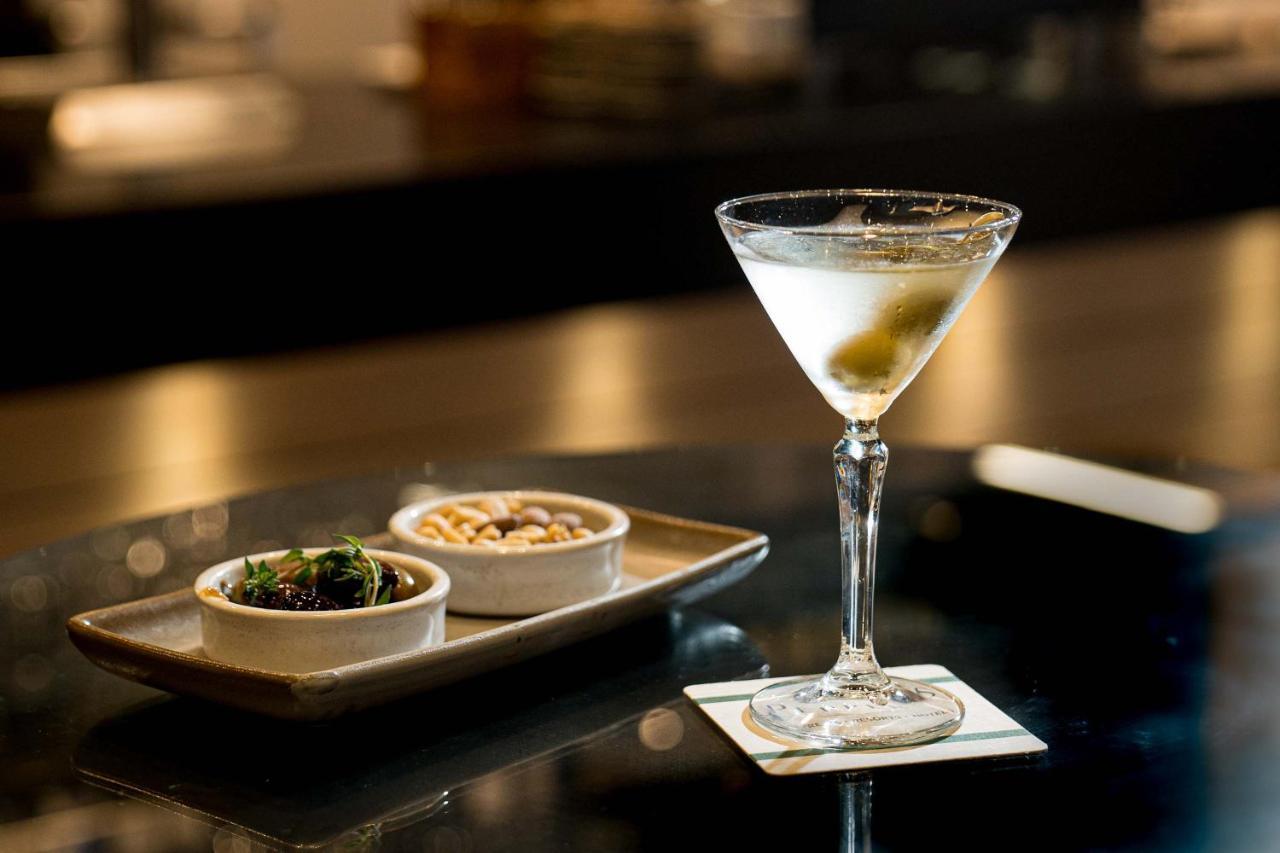 培泊维莫斯酒店 阿德莱德 外观 照片 A Vesper cocktail