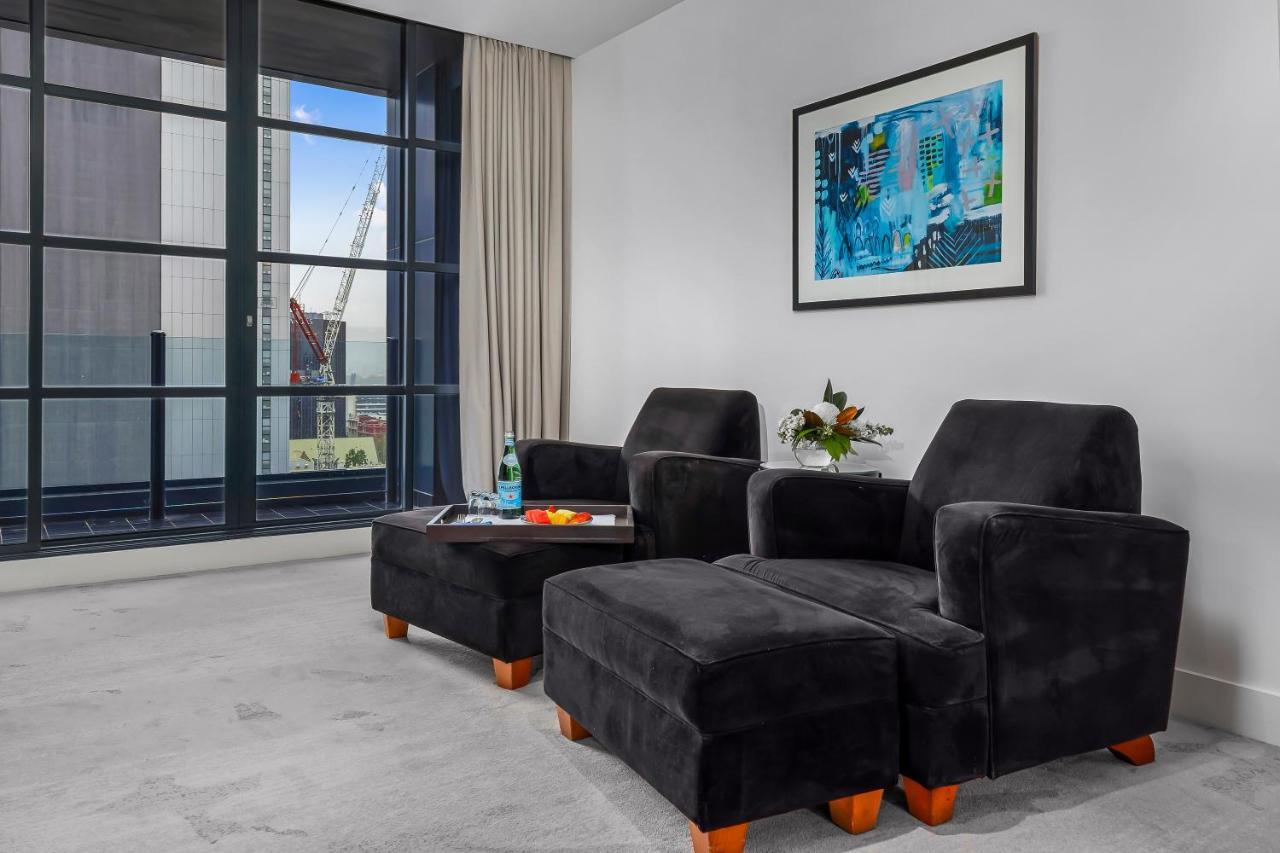 培泊维莫斯酒店 阿德莱德 外观 照片 A living room in a typical apartment