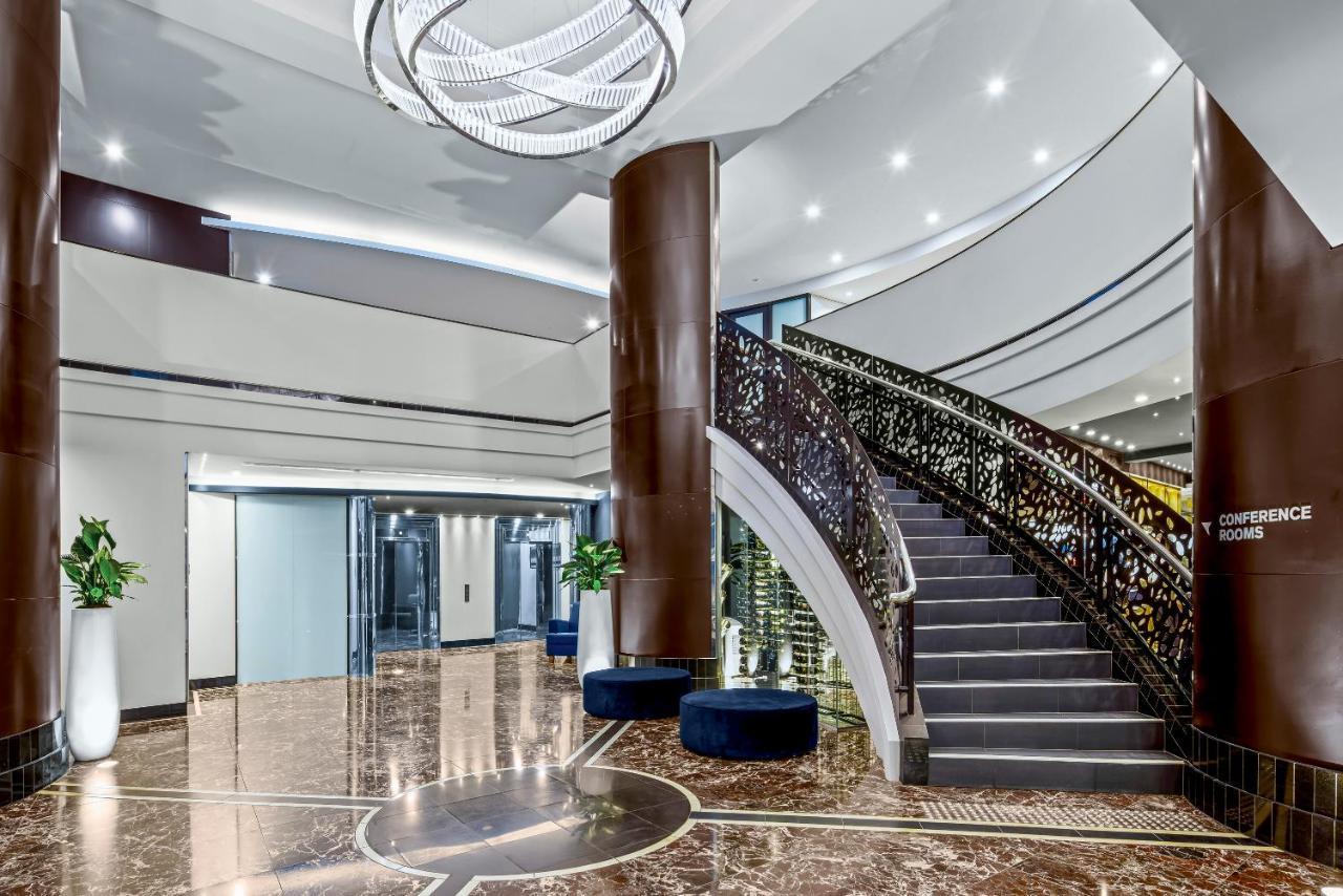 培泊维莫斯酒店 阿德莱德 外观 照片 The lobby of the hotel