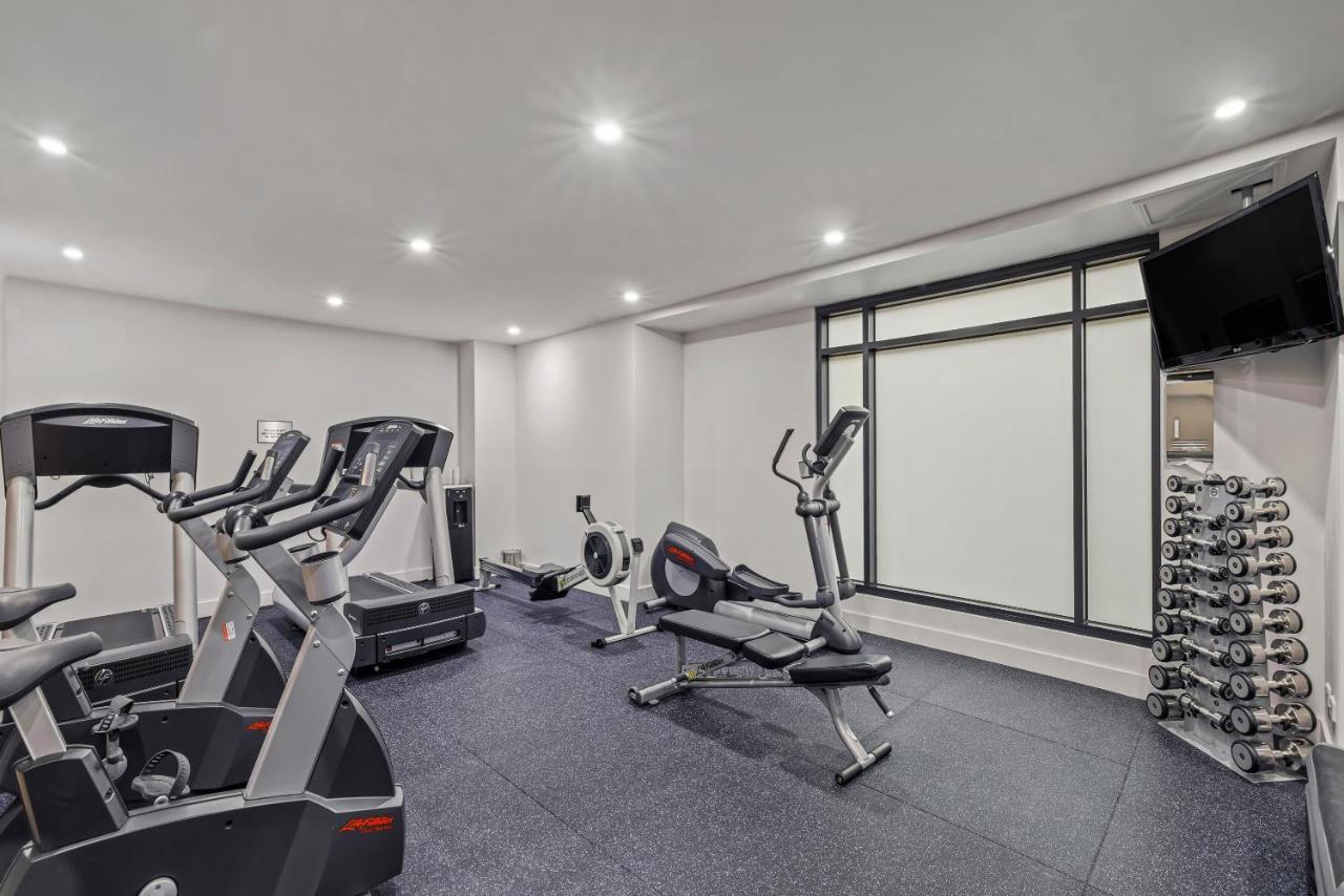 培泊维莫斯酒店 阿德莱德 外观 照片 The gym at the hotel