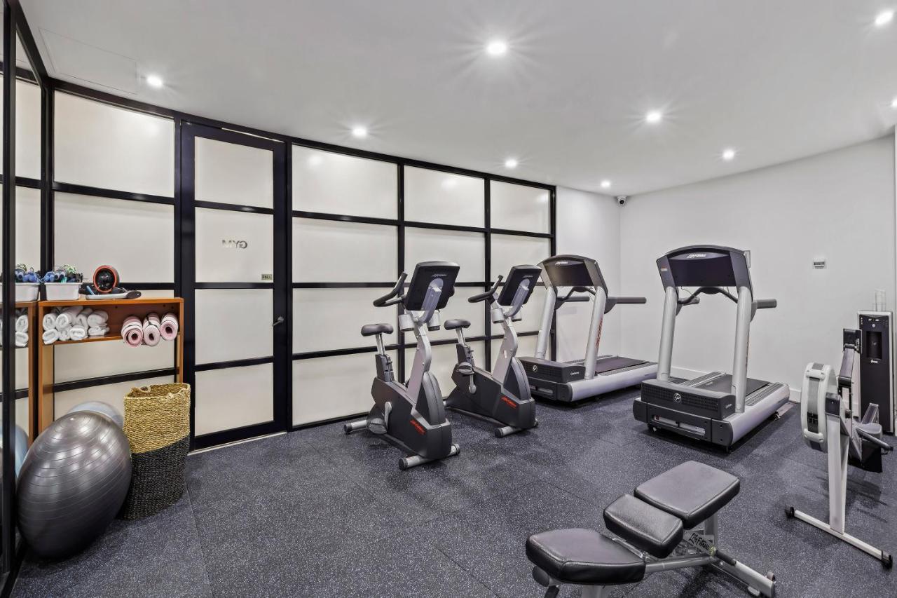 培泊维莫斯酒店 阿德莱德 外观 照片 A home gym