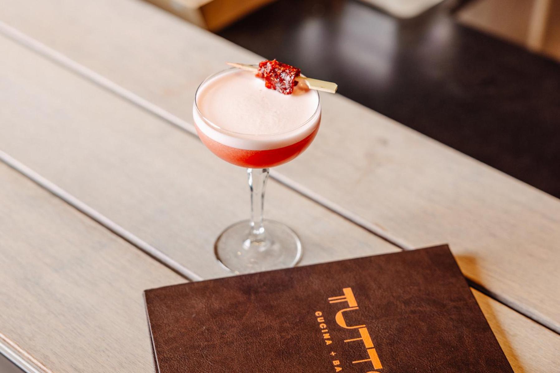 培泊维莫斯酒店 阿德莱德 外观 照片 A Clover Club cocktail